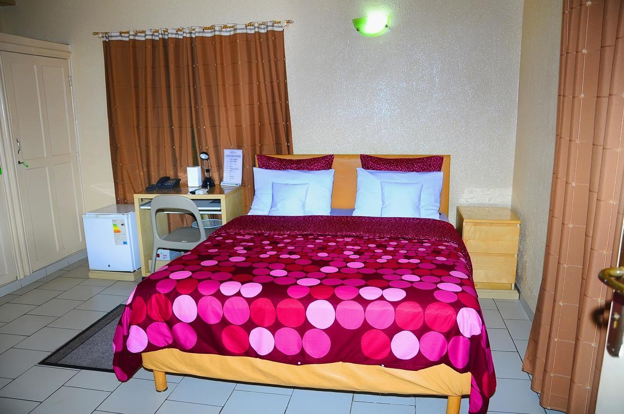 Hotel Saint Thomas Λομέ Εξωτερικό φωτογραφία
