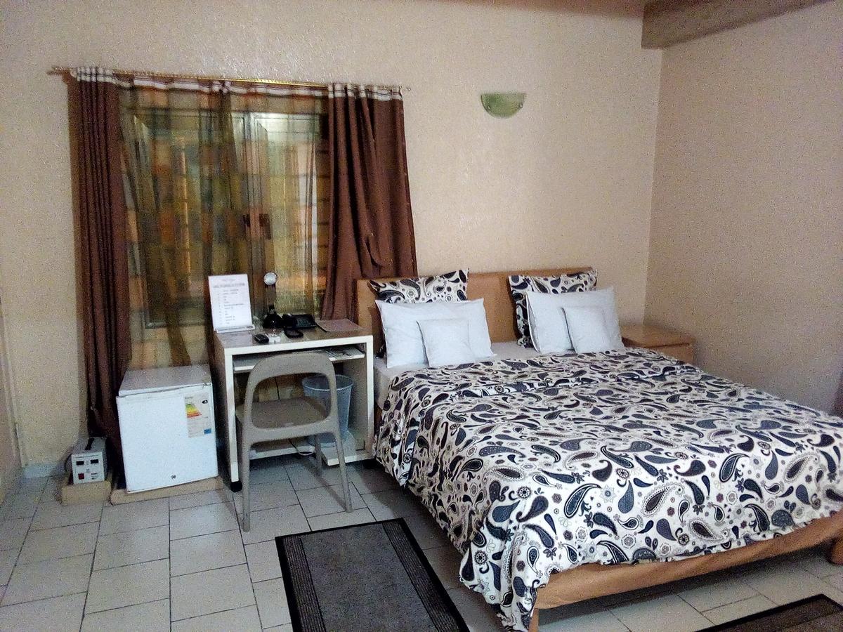 Hotel Saint Thomas Λομέ Εξωτερικό φωτογραφία