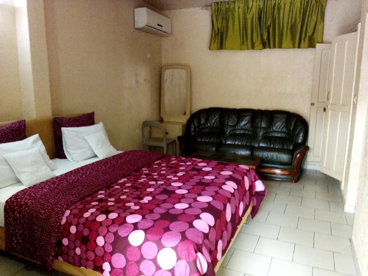 Hotel Saint Thomas Λομέ Εξωτερικό φωτογραφία
