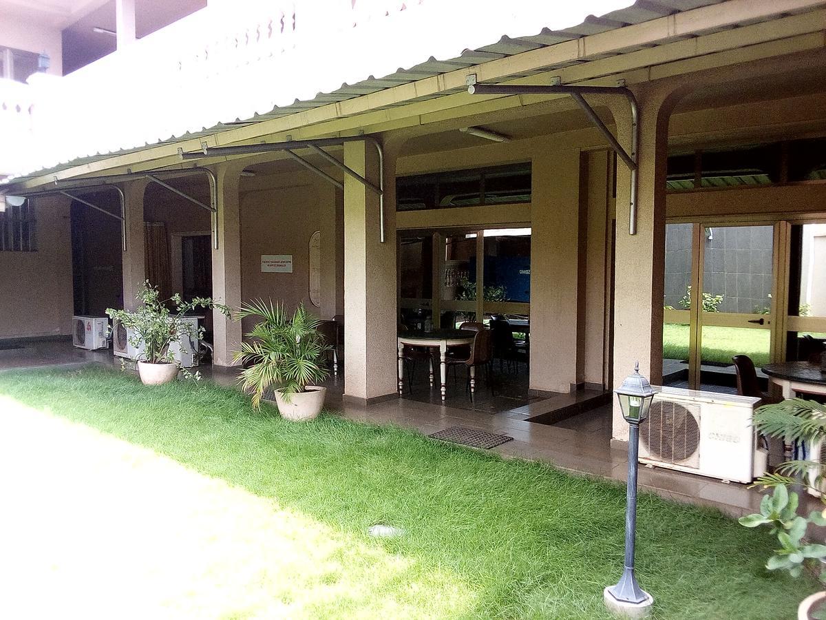 Hotel Saint Thomas Λομέ Εξωτερικό φωτογραφία
