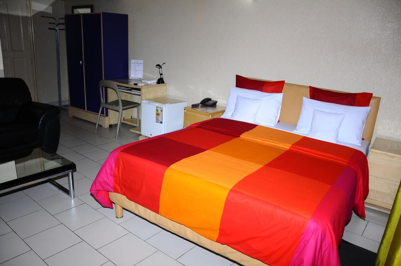 Hotel Saint Thomas Λομέ Εξωτερικό φωτογραφία